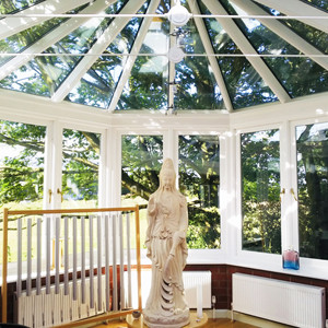 英国本校デヴォーラの観音様