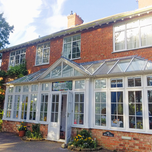 英国オーラソーマ本校デヴォーラ（光の家）