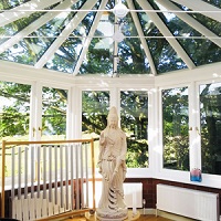 英国本校デヴォーラの観音様